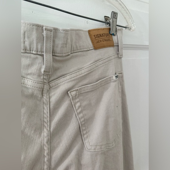 Signature high waisted Levi tan jeans - Picture 3 of 3